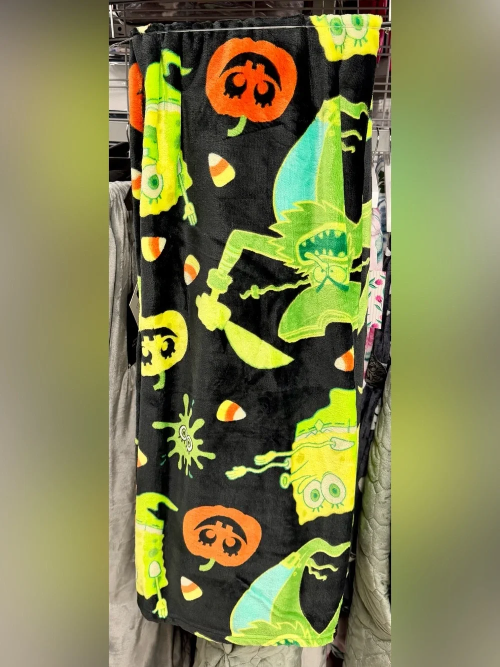 NEW RELEASE spongebob halloween plush blanket throw